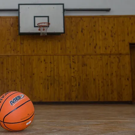 Sportino 乌帕河畔斯沃博达